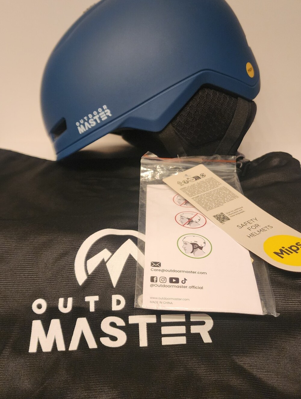 OUTDOOR MASTER Snowboard/ Ski Helmet & Goggles In Blue Size Large- Unisex - Picture 7 of 16